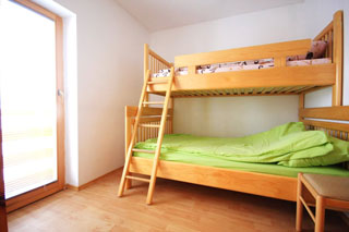 Apartman za 5 osoba sa odvojenom sobom - Apartmani Prijatelji