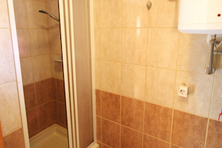 Apartman za 5 osoba sa odvojenom sobom - Apartmani Prijatelji