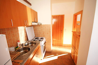 Apartman za 5 osoba sa odvojenom sobom - Apartmani Prijatelji